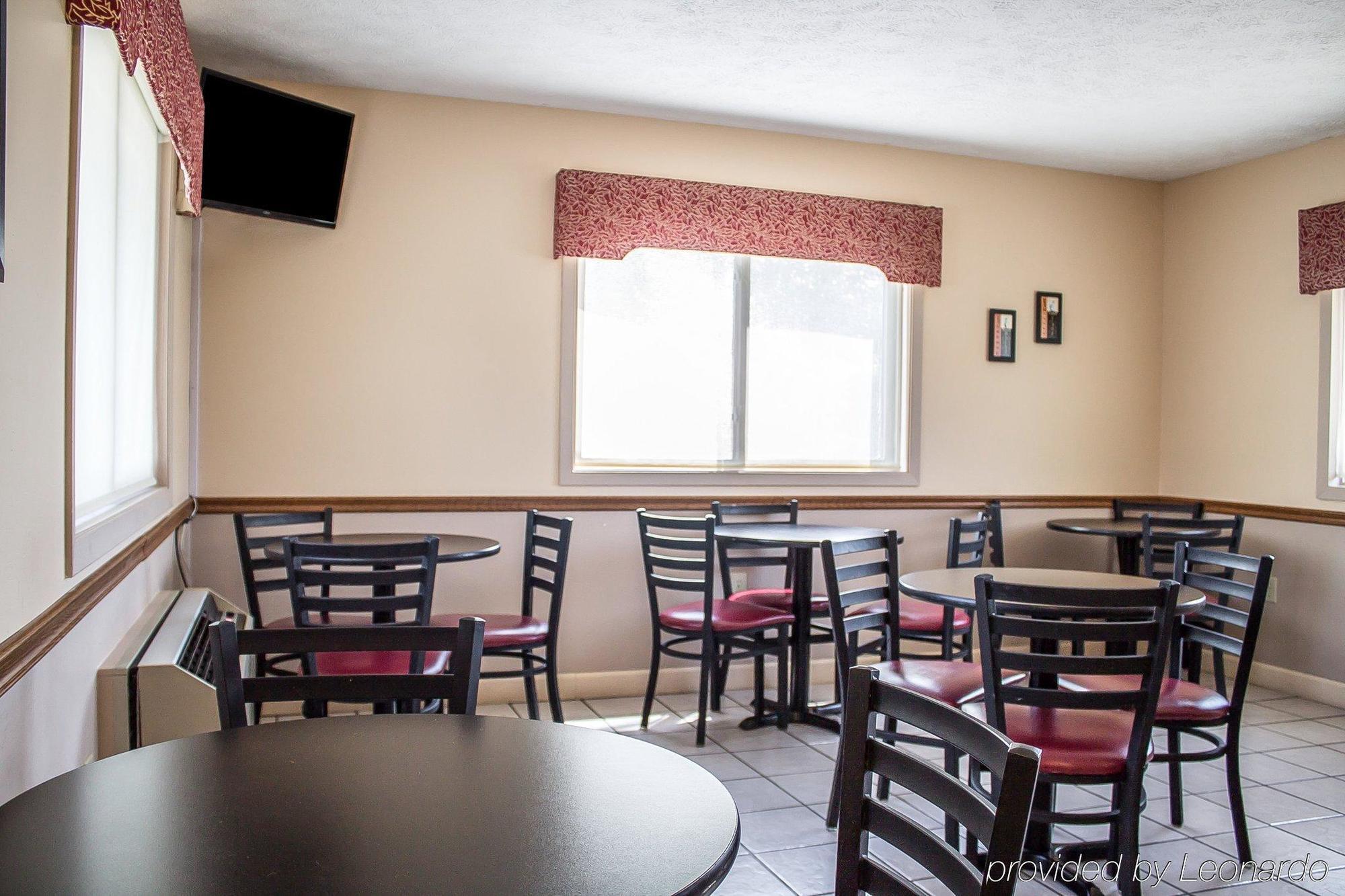 Econo Lodge Traverse City Exterior foto